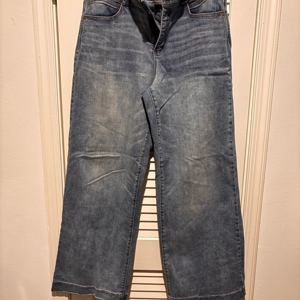 Democracy Light Blue Denim wide leg Jeans with Copper Hardware